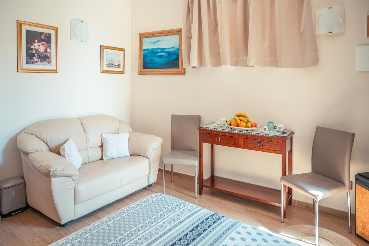 Elegant R&B Floridia Bed & Breakfast ตาออร์มินา ภายนอก รูปภาพ