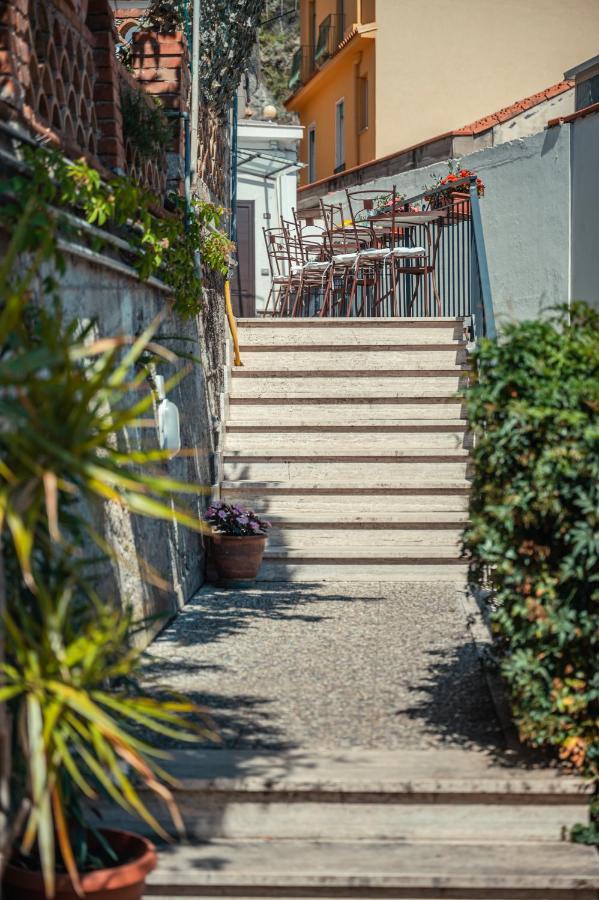 Elegant R&B Floridia Bed & Breakfast ตาออร์มินา ภายนอก รูปภาพ